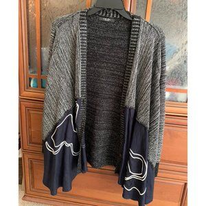La El Couture swing style cotton button front cardigan